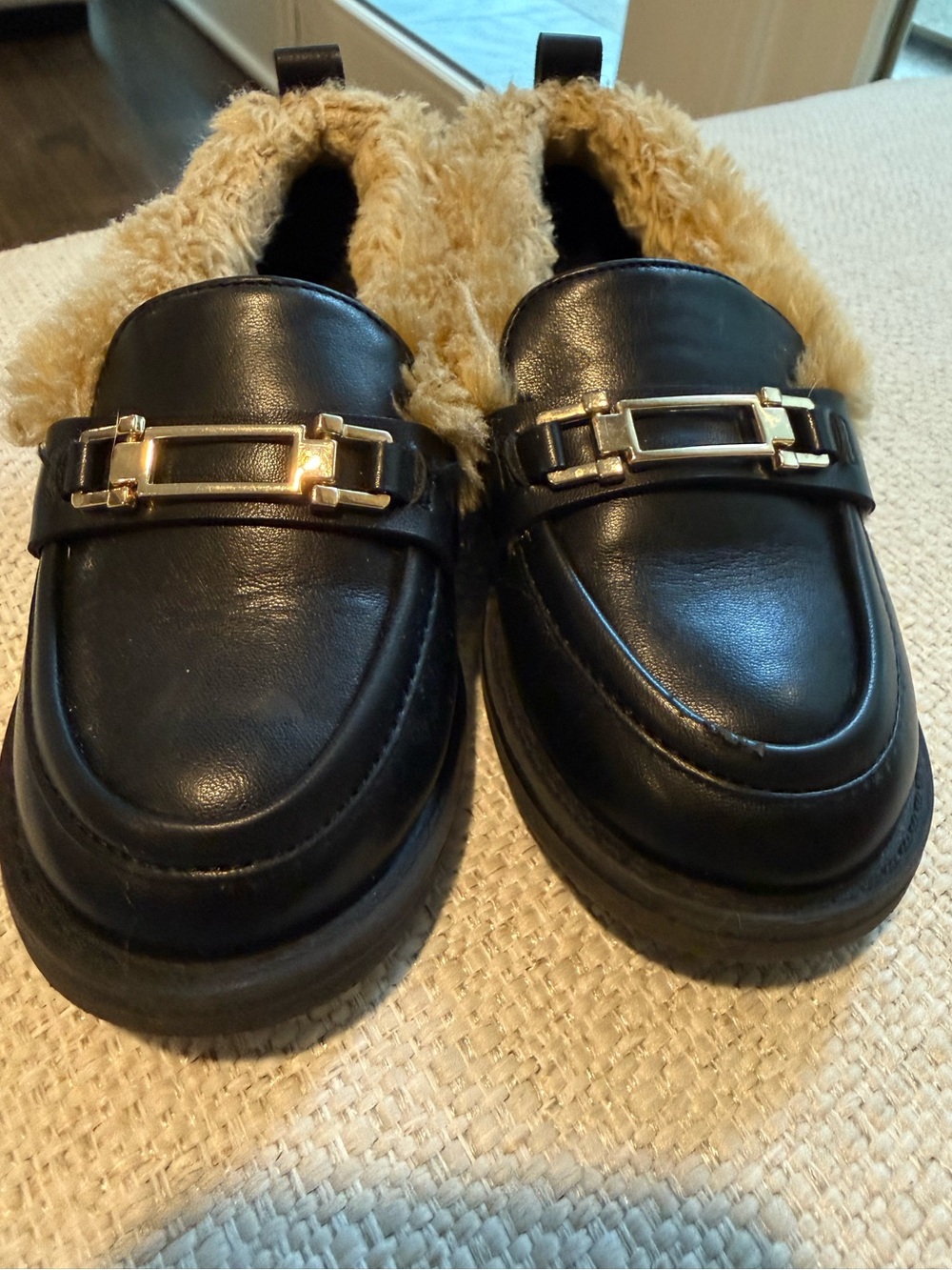 GAP toddler Black loafer with faux fur